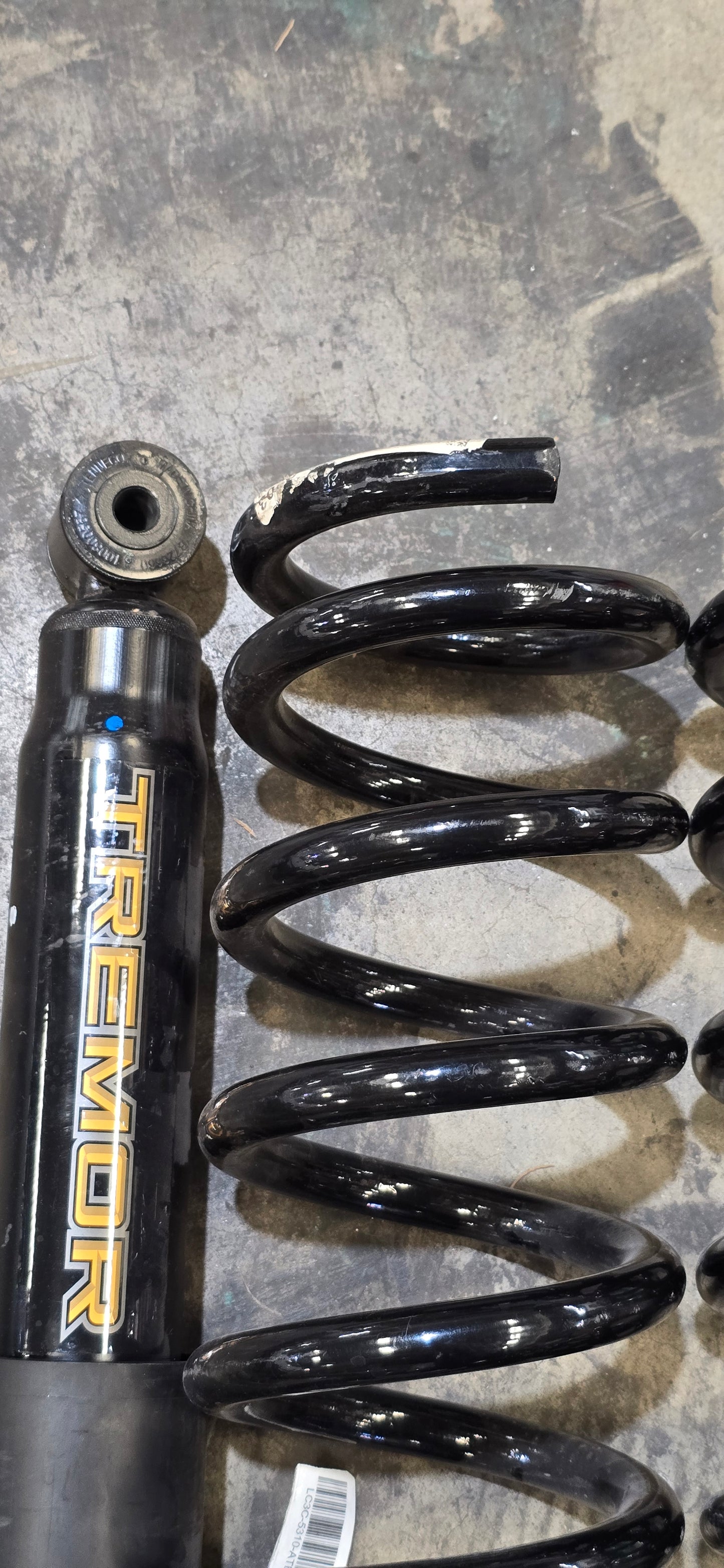 Ford F350 Tremor - OEM Suspension