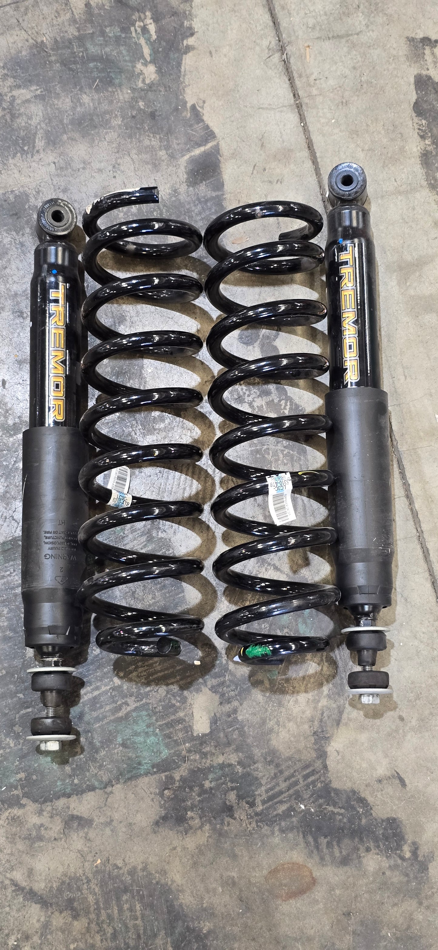 Ford F350 Tremor - OEM Suspension